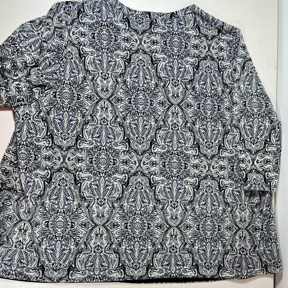 Croft & Barrow Monochrome Paisley Blouse - Picture 5 of 13